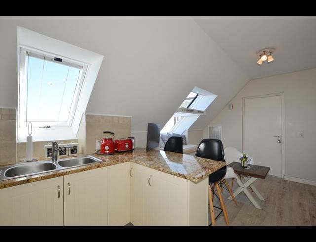 1 BEDROOM APARTMENT FOR SALE IN DOLPHIN BEACH